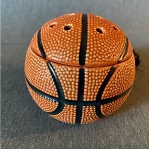 Retires Scentsy Slam Dunk Basketball Wax Warmer
